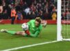 Tin Liverpool 24/12: Thủ môn Kelleher chia sẻ bí quyết bắt penalty